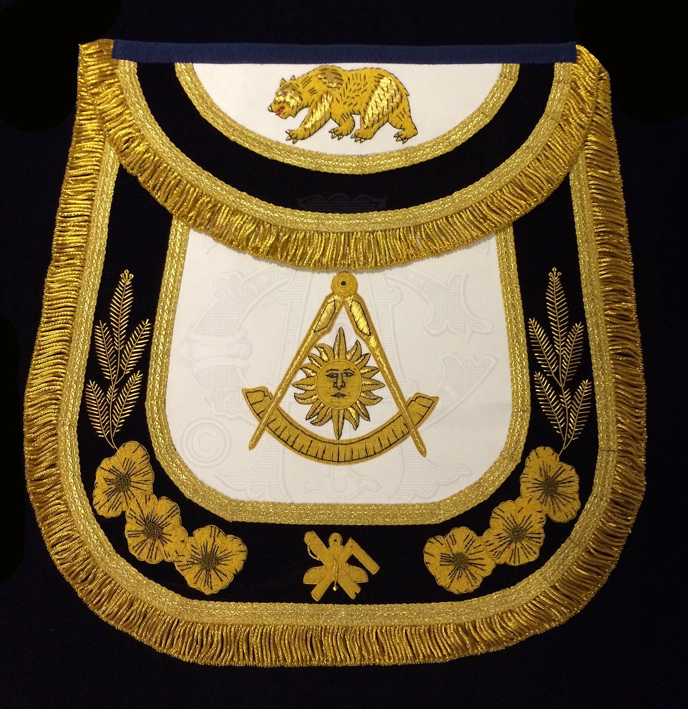 The California Past Master's Masonic Apron, Style A